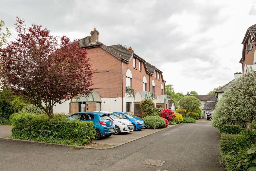 Templepatrick Family Home Beside The Rabbit Hotel 外观 照片